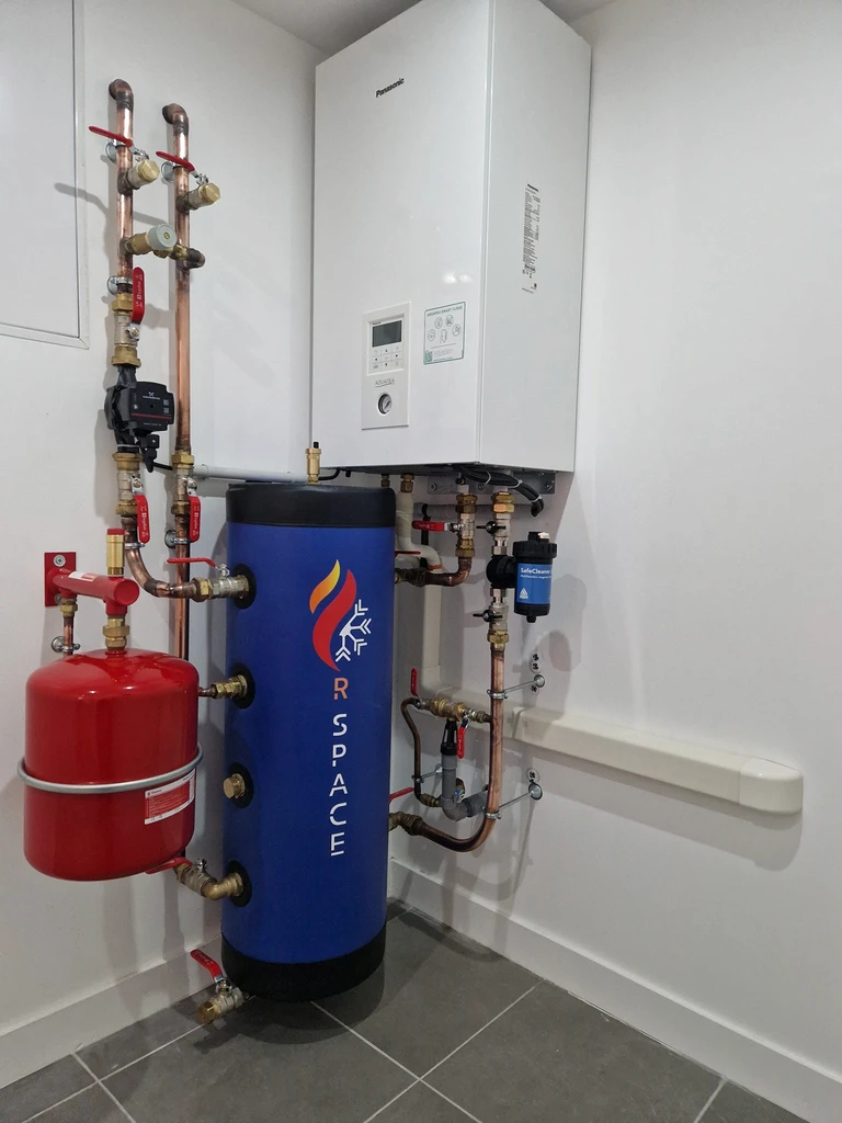 Réalisation R-SPACE : installation climatisation et pompe à chaleur en Isère — chantier 1
